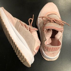 Puma running shoes very good condition